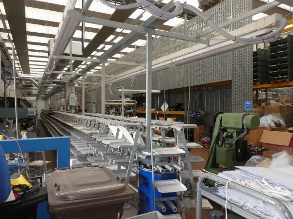 Machines pour usine de chaussures - Entrepôt de cuirs, voitures Porsche, Mini et Volkswagen - Liquidation judiciaire 32/2026 - Tribunal de Vérone