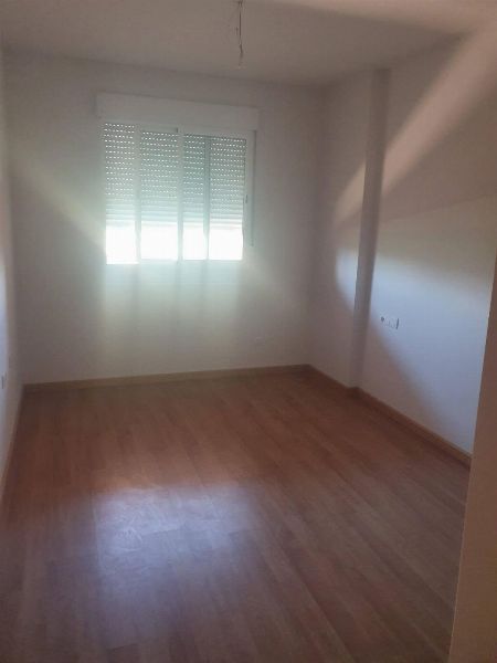 Woning met terras, garage en berging in L&aacute;char (Granada) - Handelsafdeling, Rechtbank van eerste aanleg van Granada Nr. 1