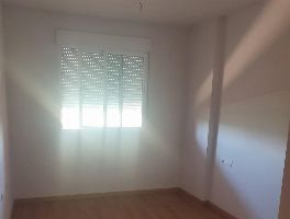 Vivienda con terraza, garaje y trastero en L&aacute;char (Granada)