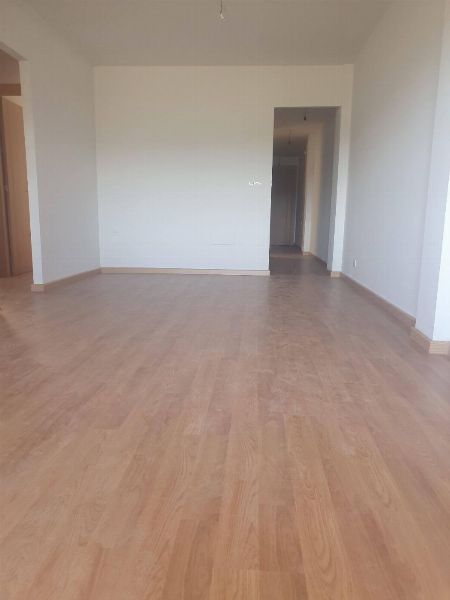 Woning met terras, garage en berging in L&aacute;char (Granada) - Handelsafdeling, Rechtbank van eerste aanleg van Granada Nr. 1