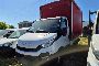 Cami&oacute;n con lona IVECO 35C14 con plataforma trasera 4