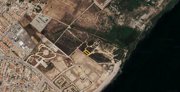 Cuota del 50% de un solar rústico de 600 m² en Los Alcázares, Murcia - Juzgado de lo Mercantil Nº2 de A Coruña
