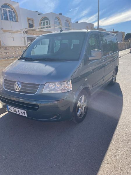 Una furgoneta y una motocicleta ubicados en Almería y Granada - Juzgado de lo Mercantil N.º 2 de Almería