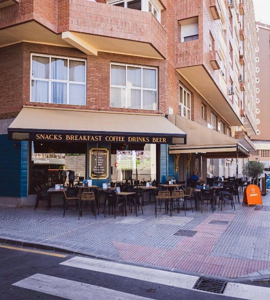 Il 100% delle quote d’un pub a tema a Malaga - Raccolta offerte - Vendita privata